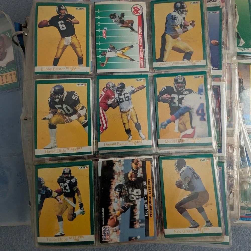 NFL Football Card Collection Binder 200+ Barry Sander Emmitt Smith‎ Rookies